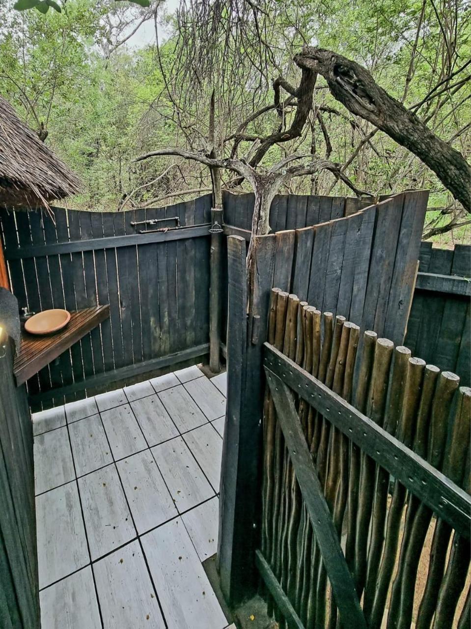 Off Beat Safaris Bush Lodge フッドスプルイト エクステリア 写真